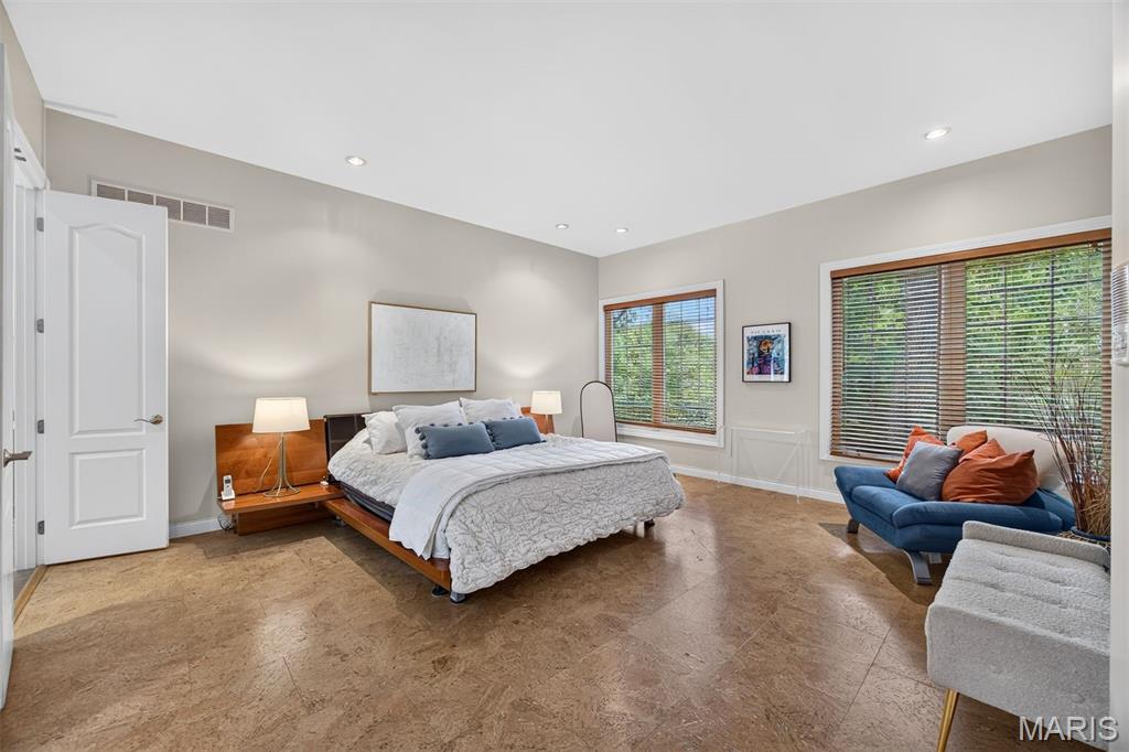 58 Chesterfield Lakes Road