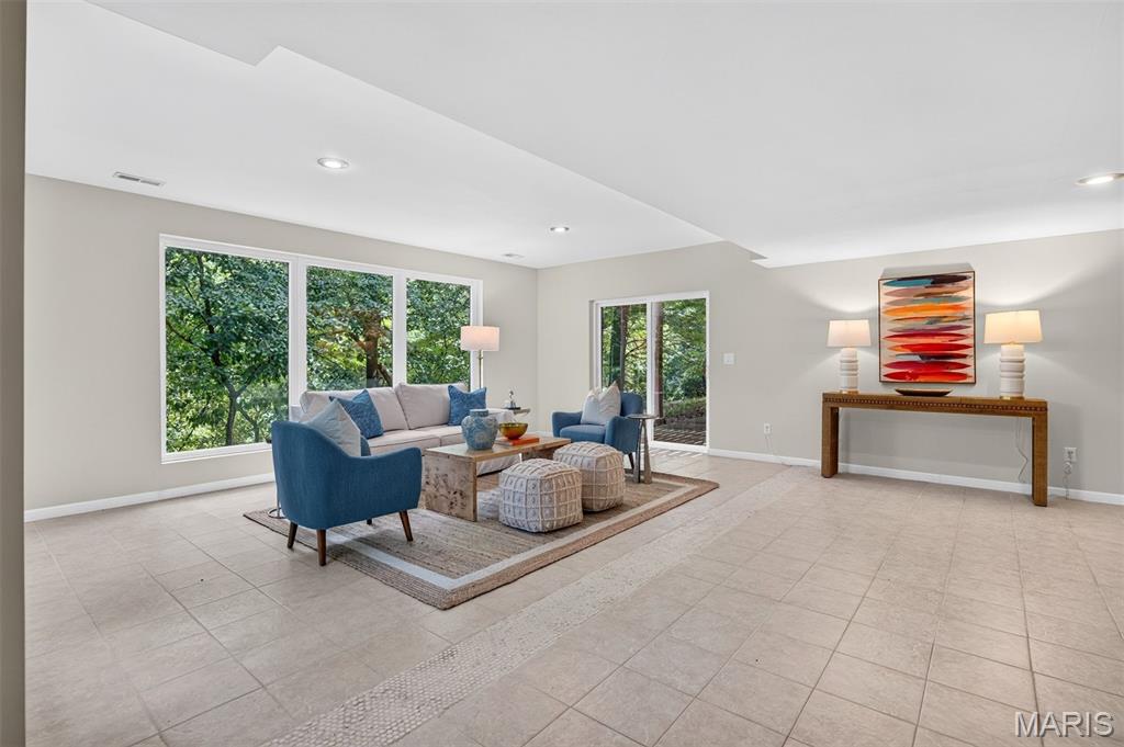58 Chesterfield Lakes Road