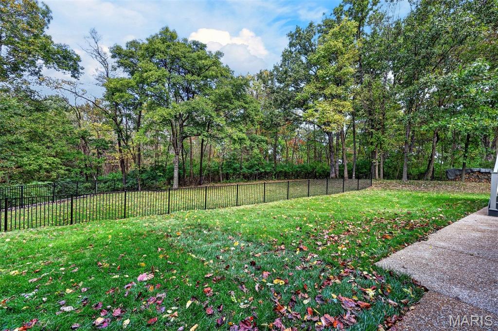 56 Chesterfield Lakes Road