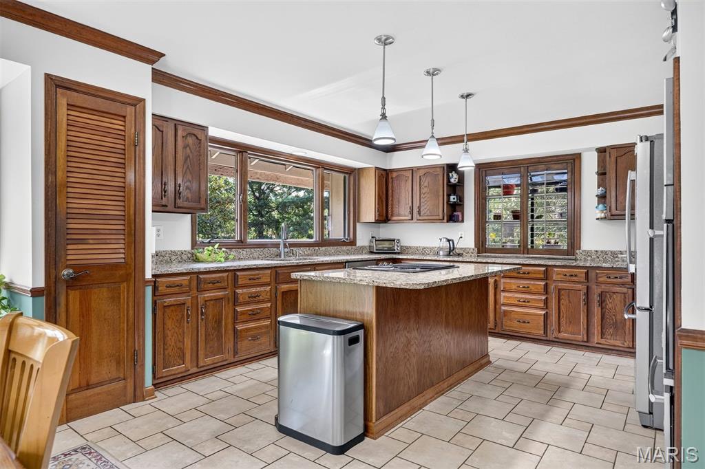 56 Chesterfield Lakes Road