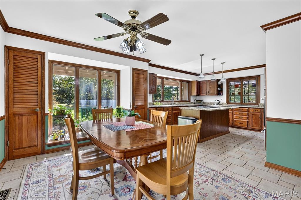 56 Chesterfield Lakes Road