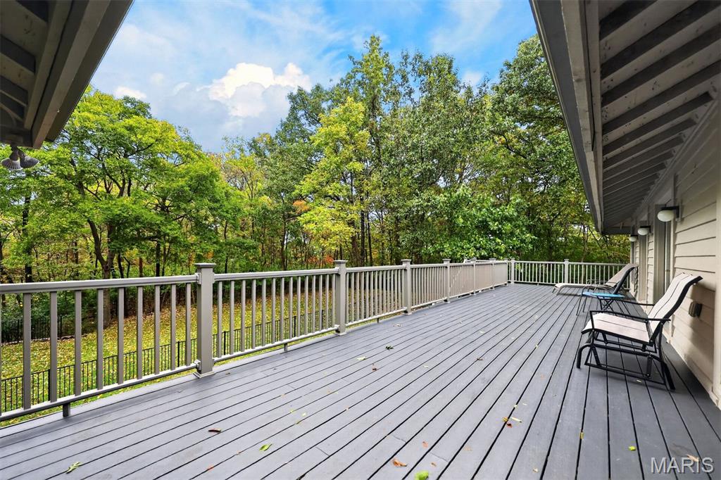 56 Chesterfield Lakes Road