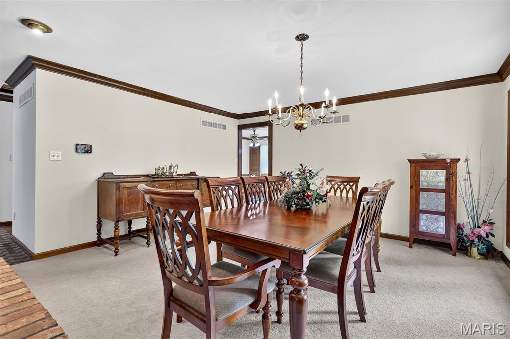 56 Chesterfield Lakes Road