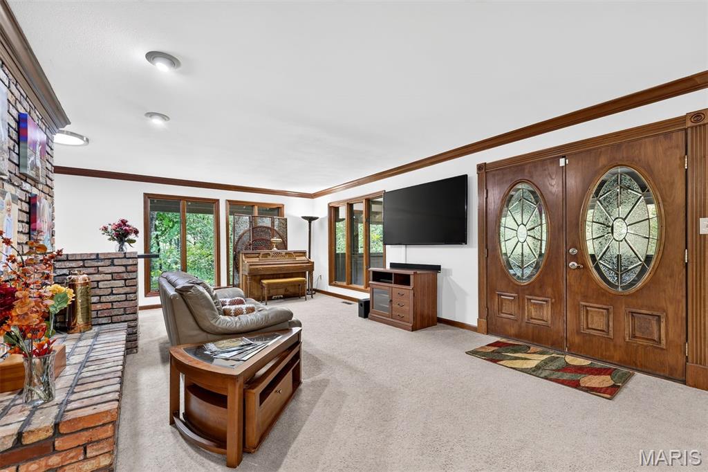 56 Chesterfield Lakes Road
