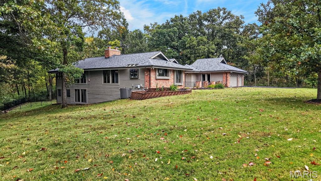 56 Chesterfield Lakes Road
