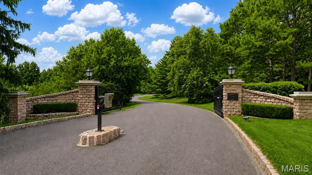 56 Chesterfield Lakes Road