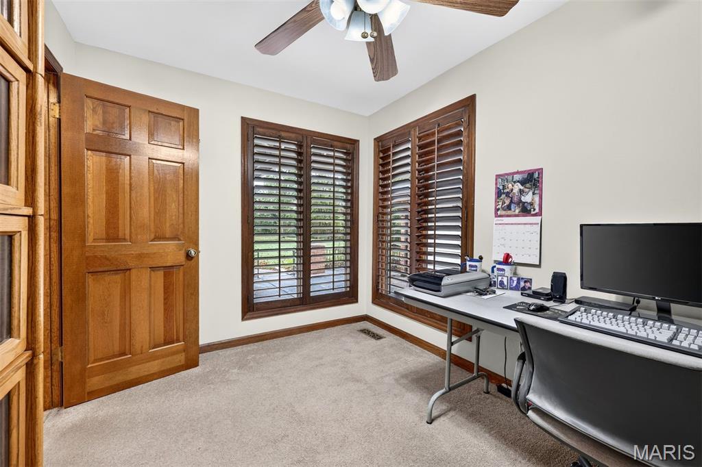 56 Chesterfield Lakes Road