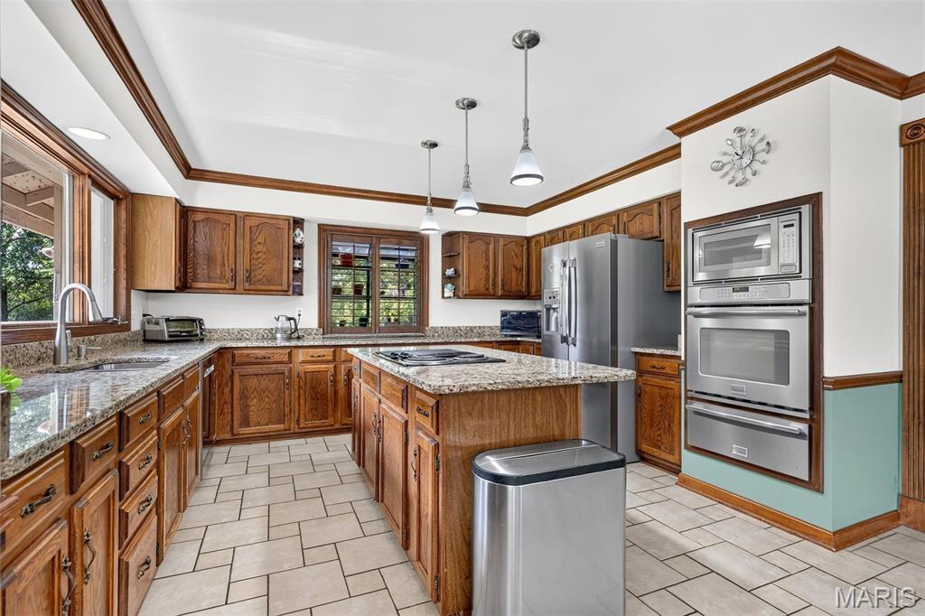 56 Chesterfield Lakes Road