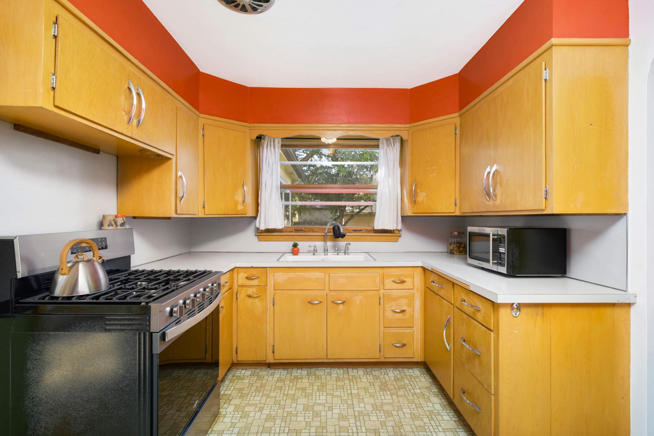 3510 Benjamin Street NE