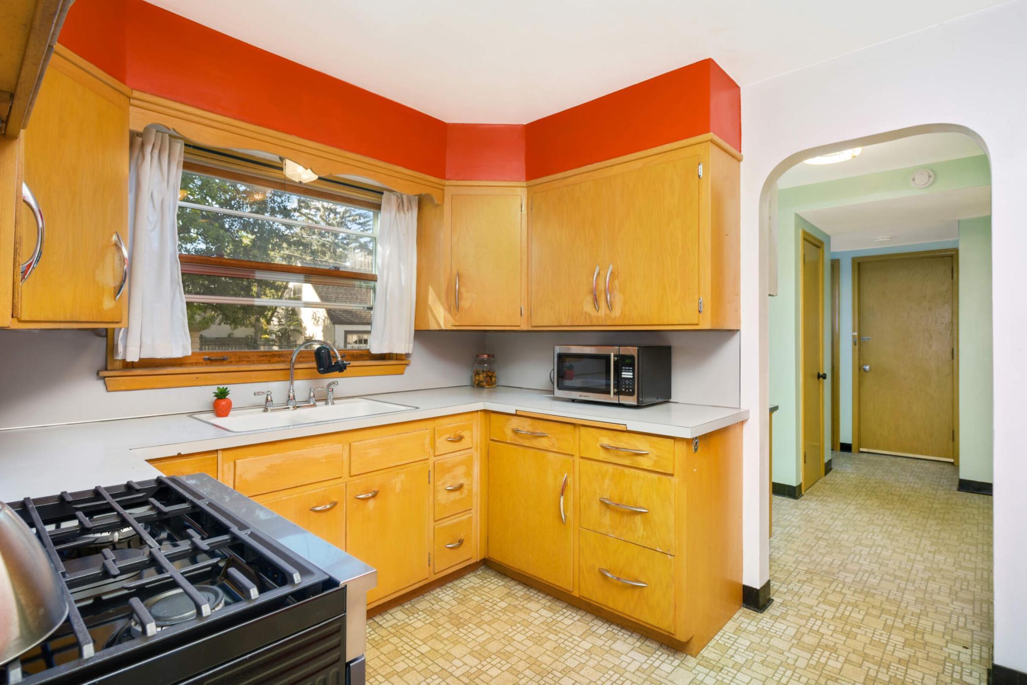 3510 Benjamin Street NE