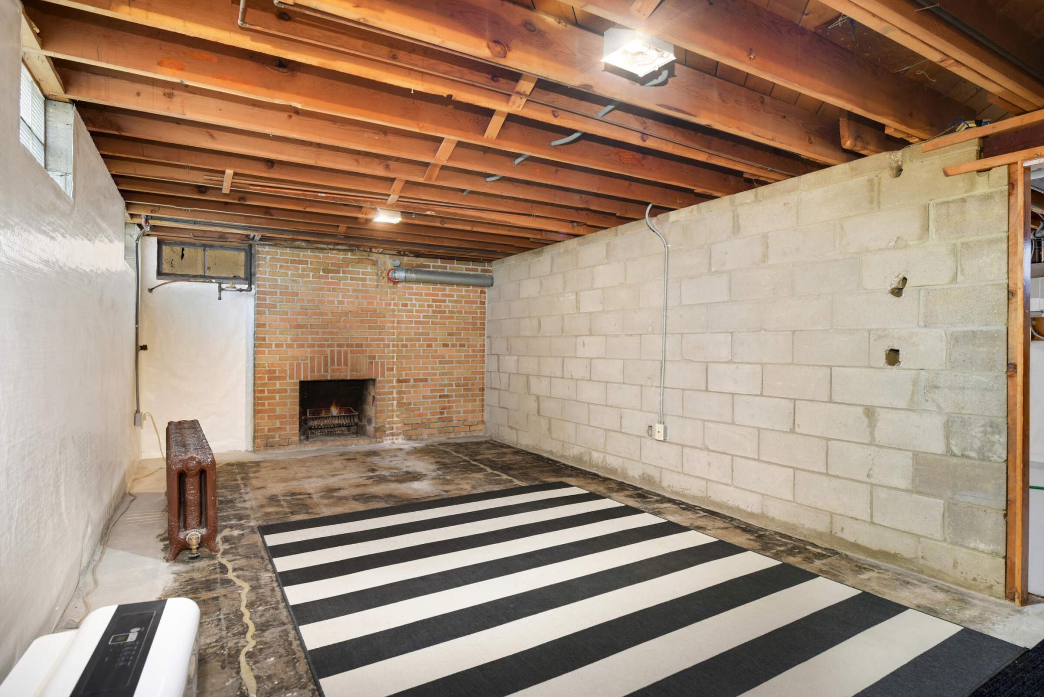 3510 Benjamin Street NE