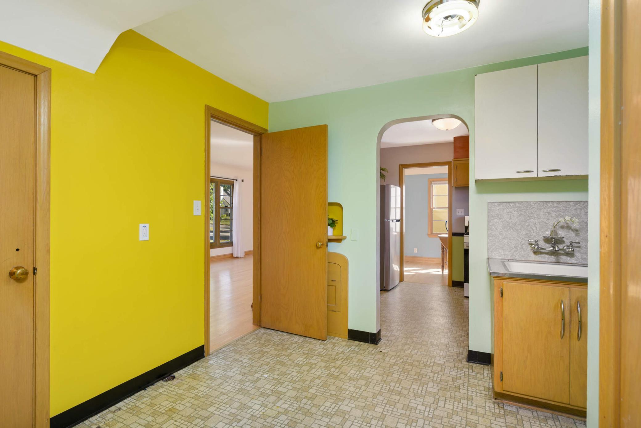 3510 Benjamin Street NE