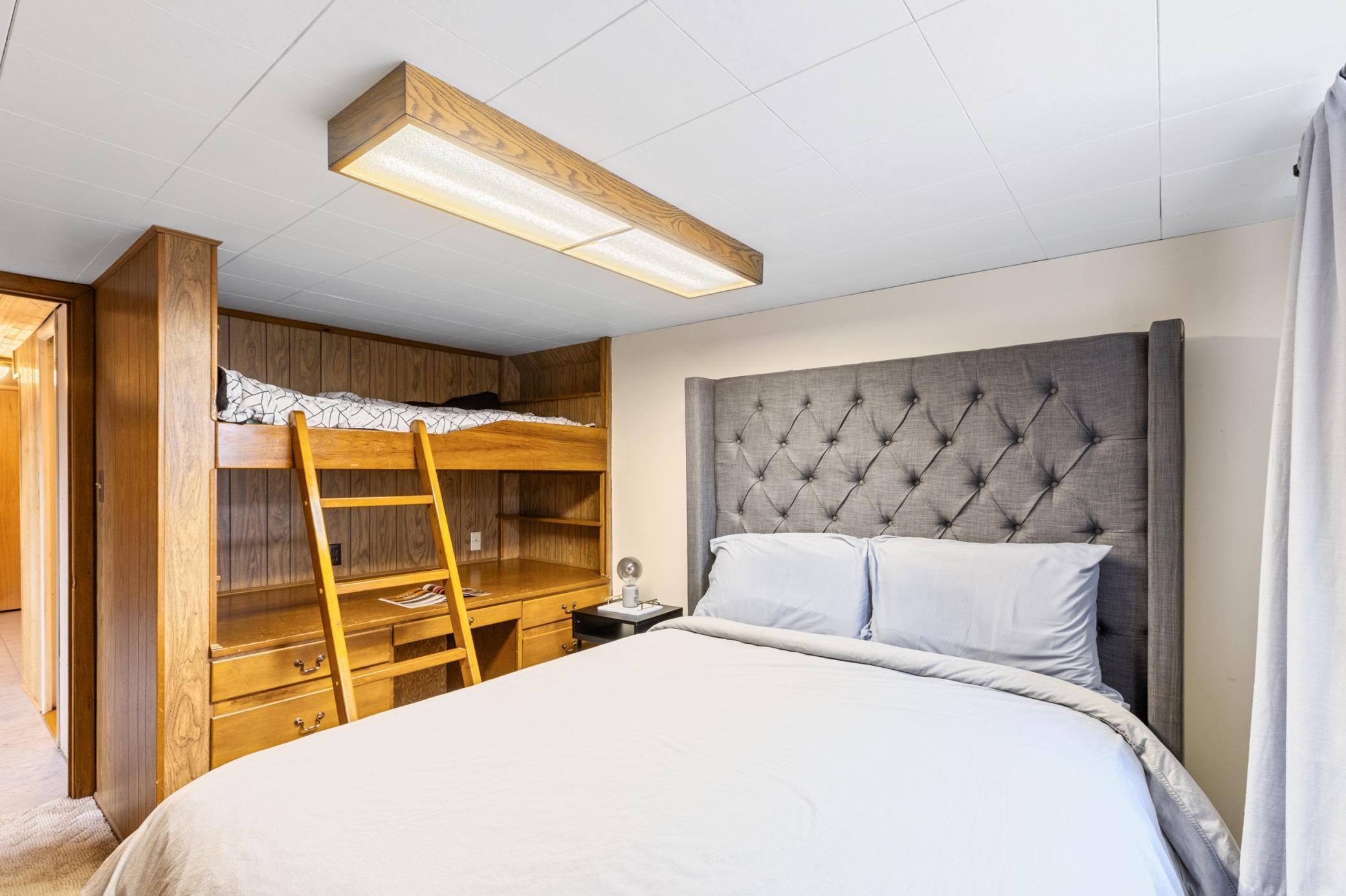 5870 Monroe Street NE