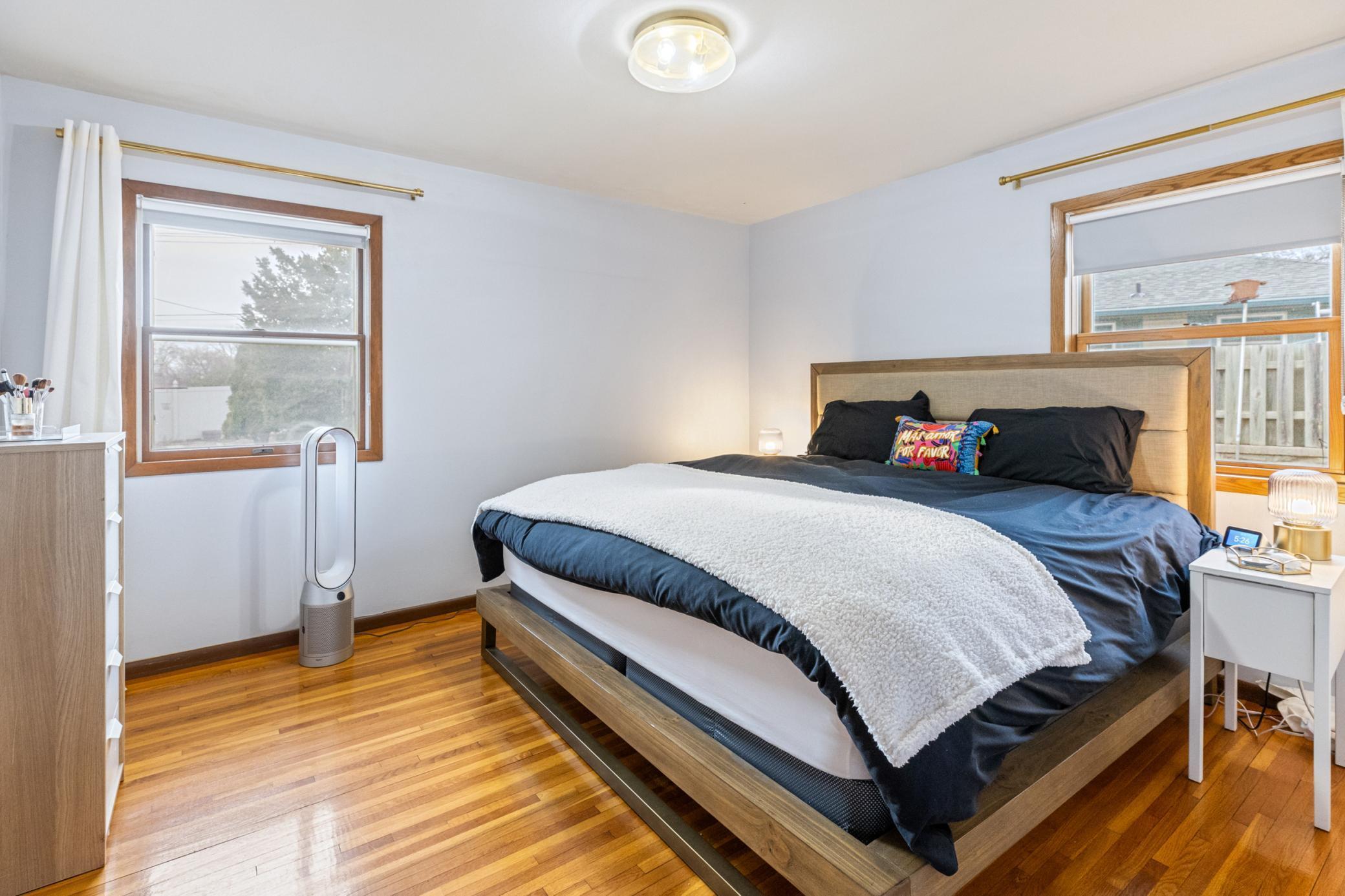 5870 Monroe Street NE