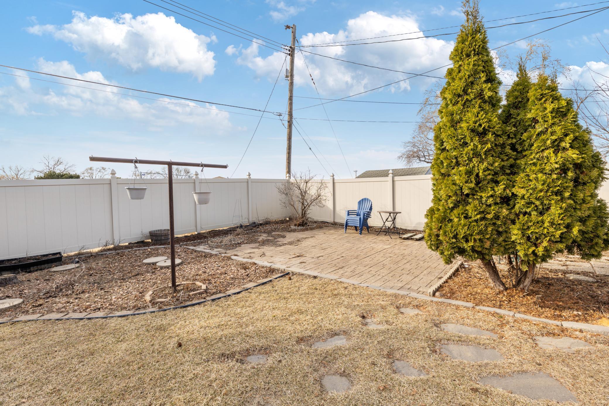 5870 Monroe Street NE