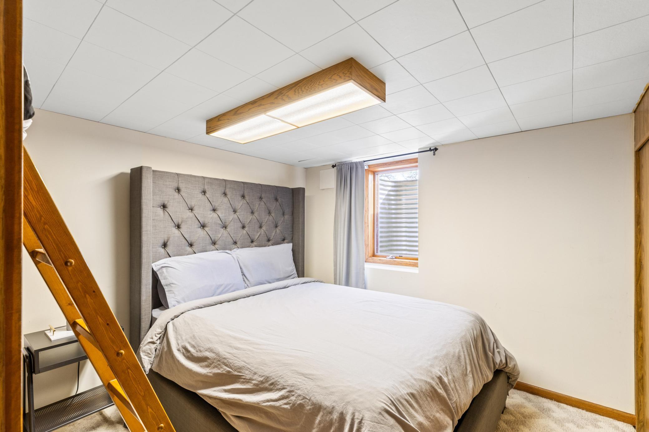 5870 Monroe Street NE