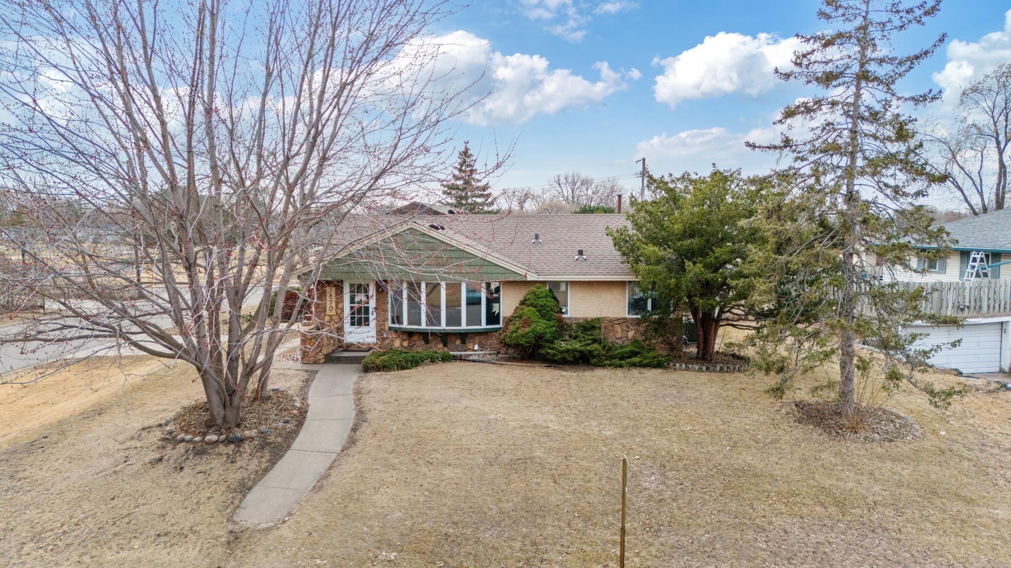 5870 Monroe Street NE