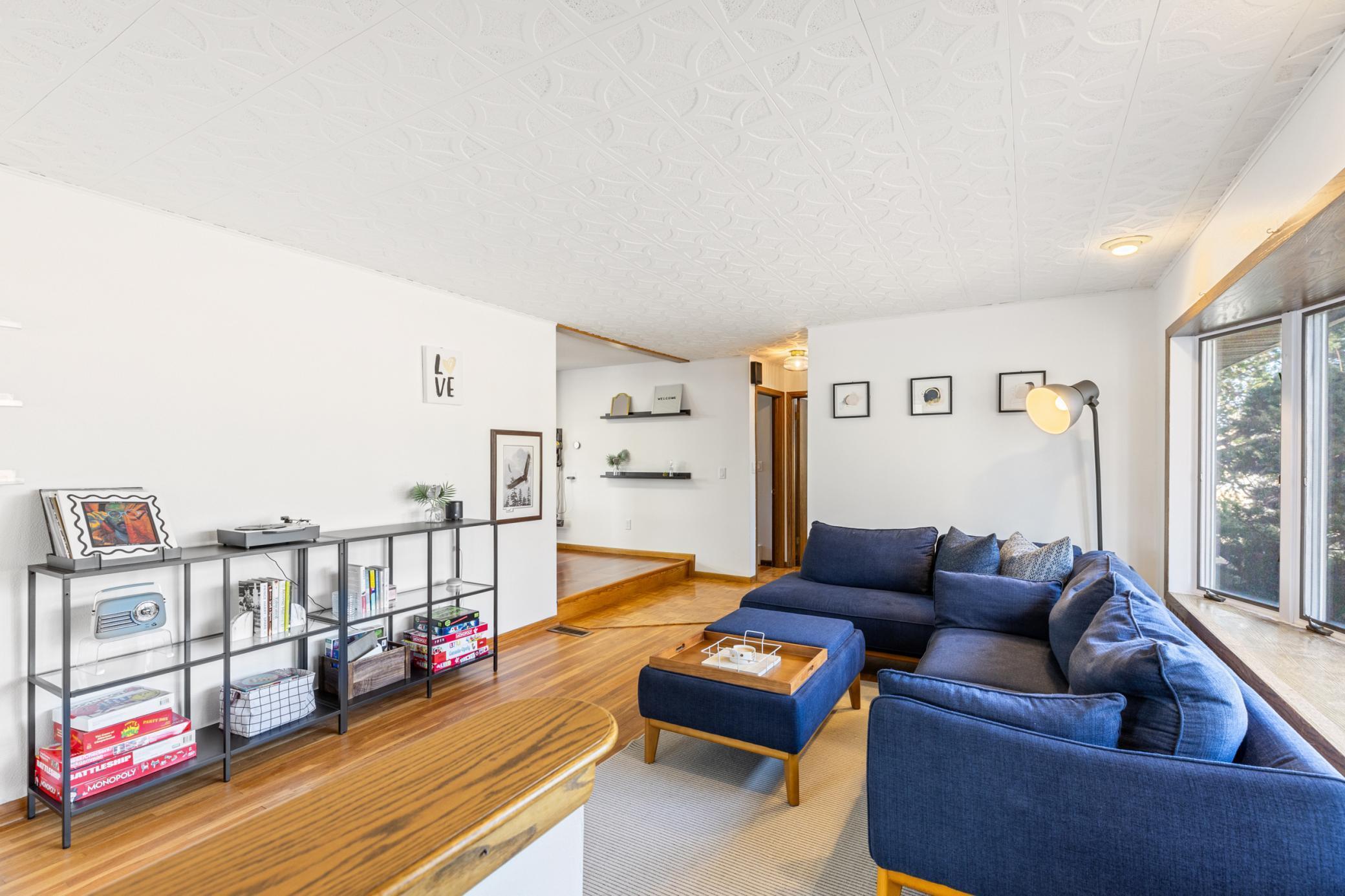 5870 Monroe Street NE