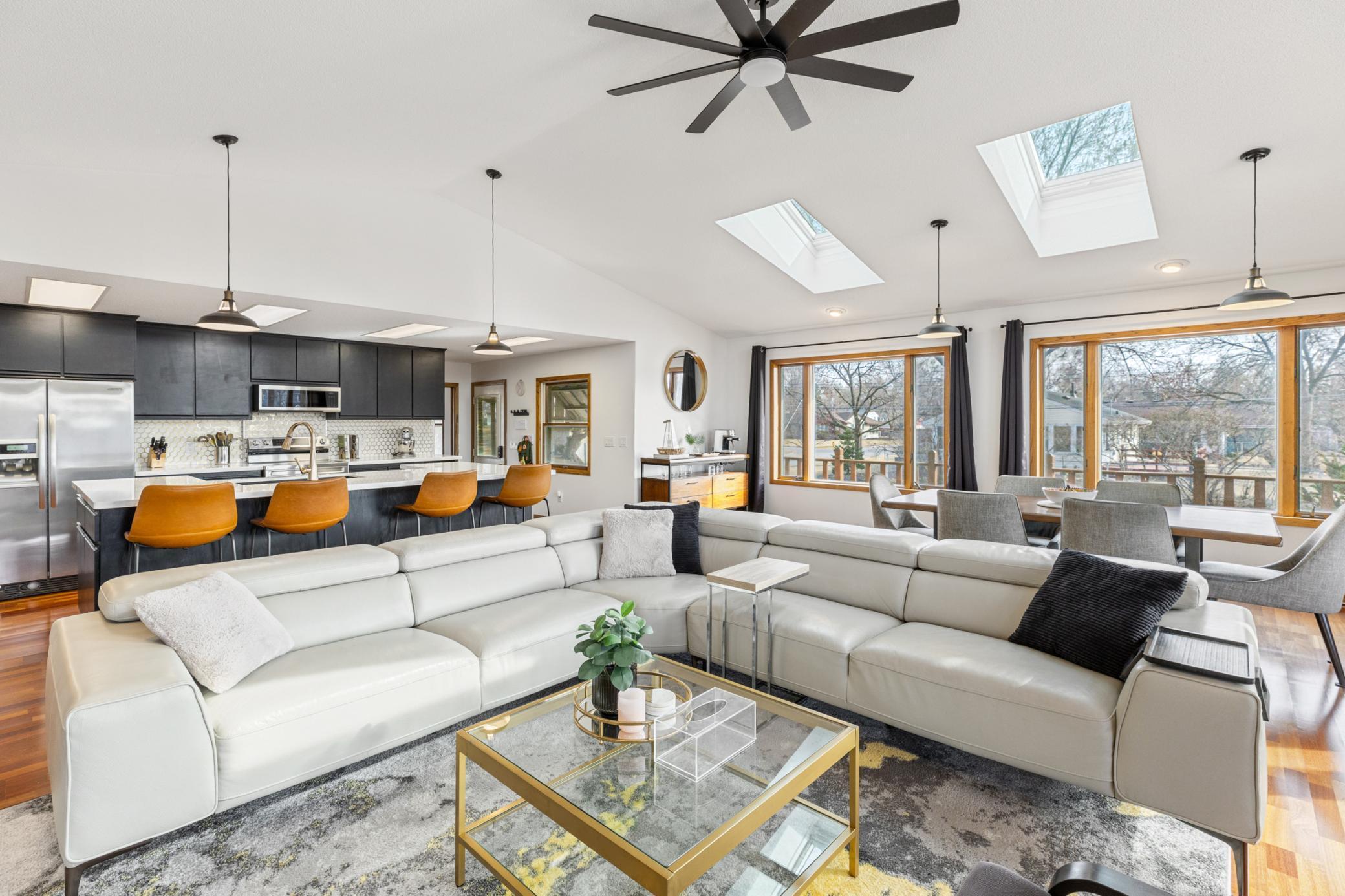 5870 Monroe Street NE