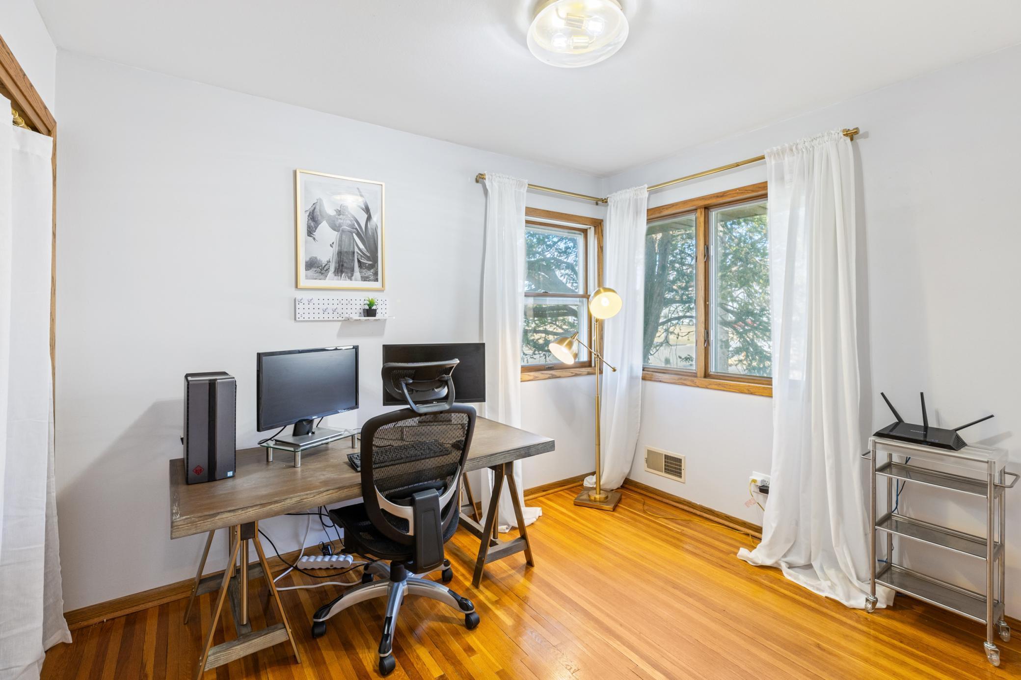 5870 Monroe Street NE