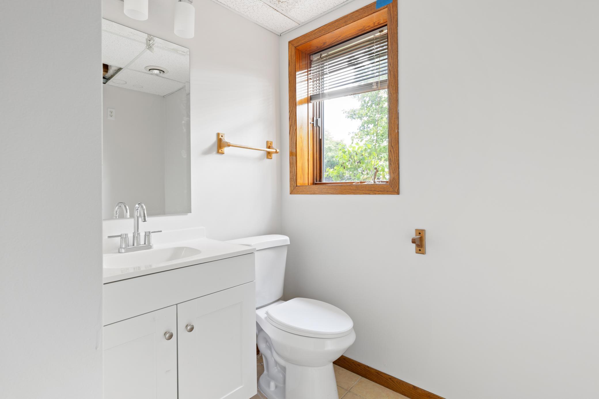 10500 Wren Street NW