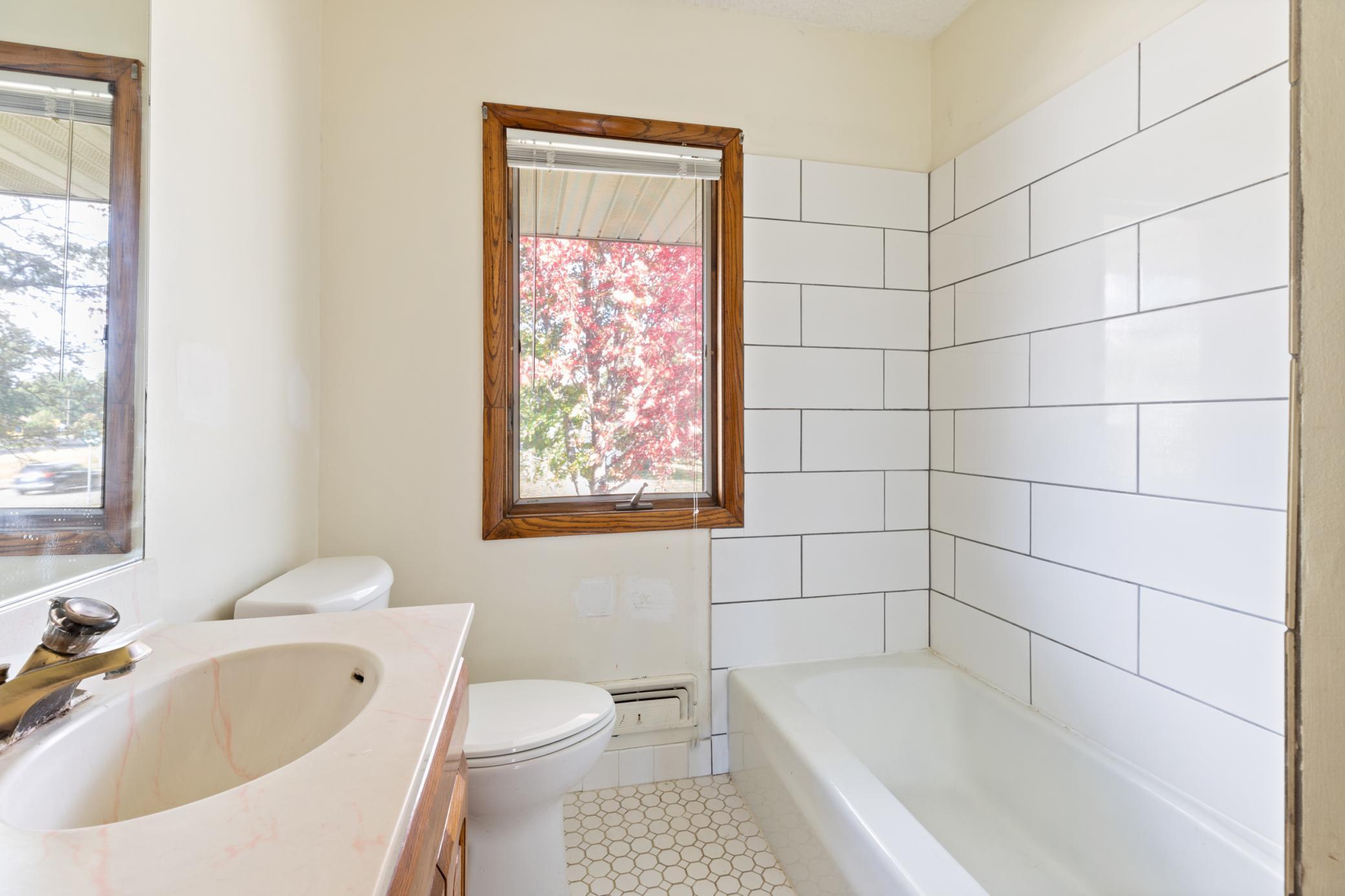 10500 Wren Street NW