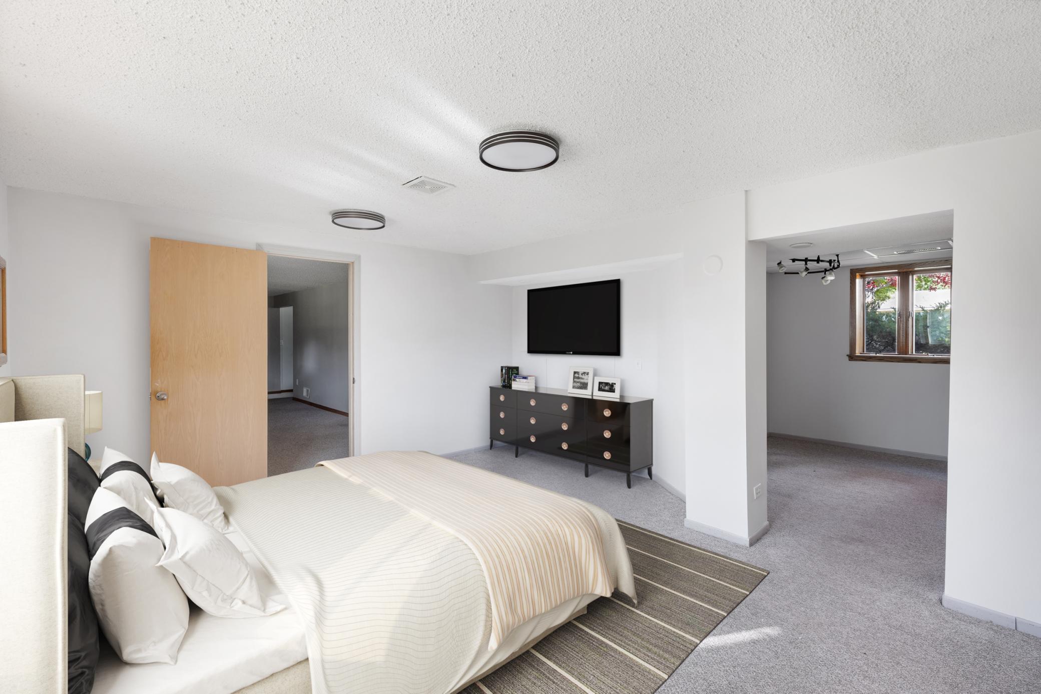 10500 Wren Street NW