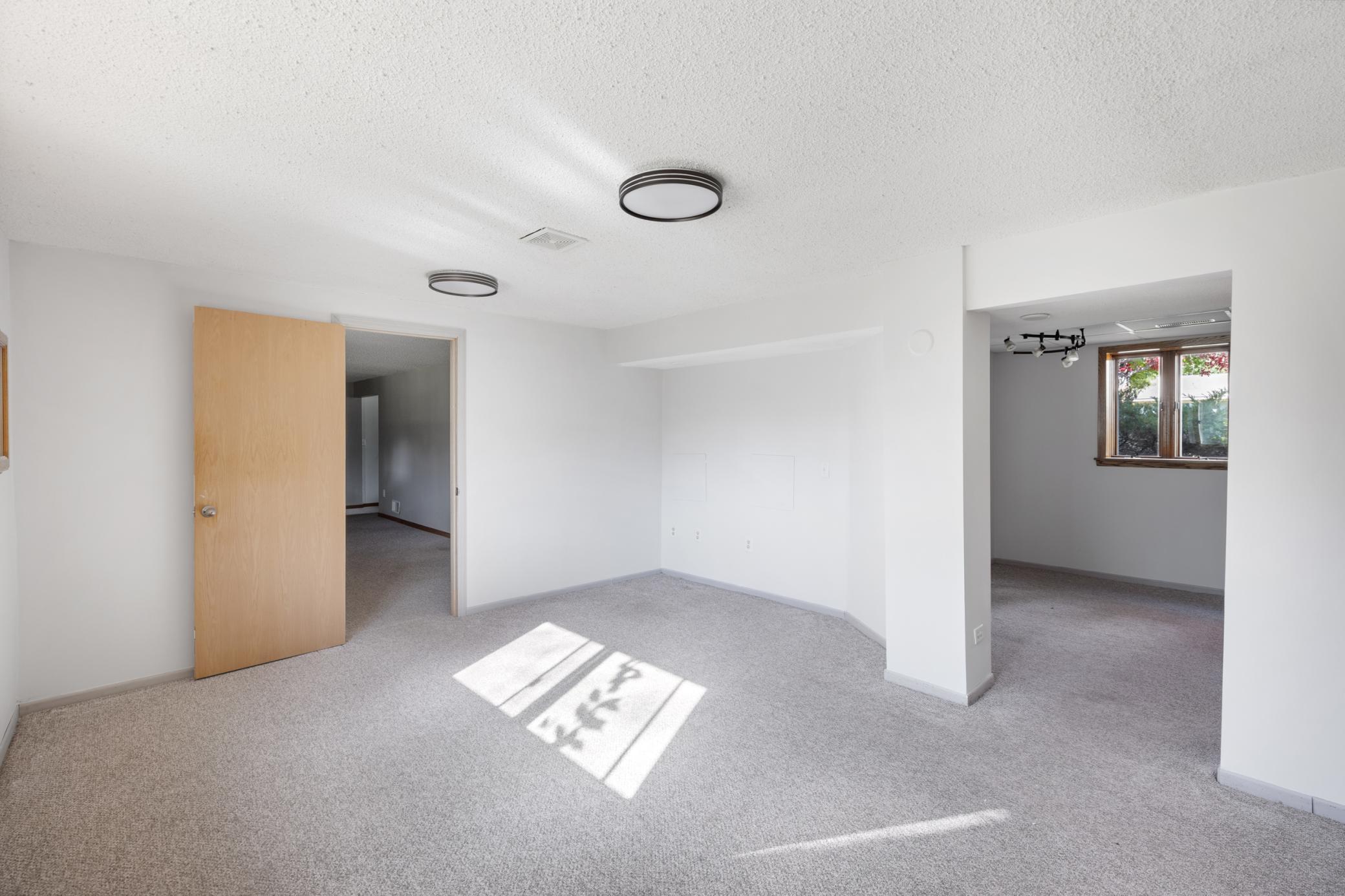 10500 Wren Street NW