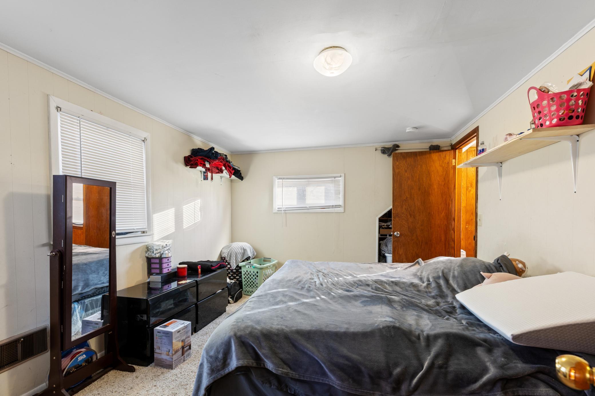 882 Iroquois Avenue