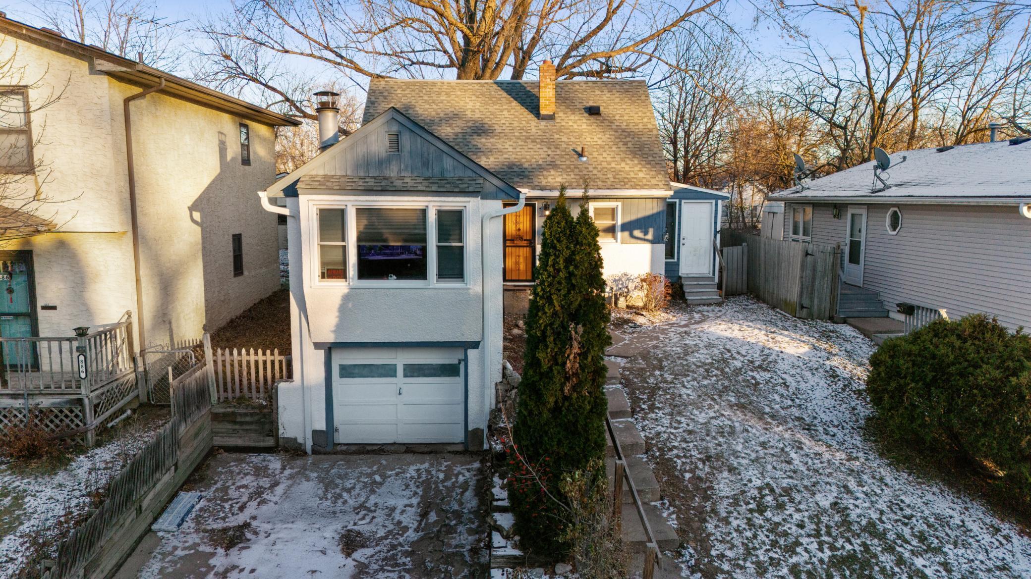 882 Iroquois Avenue