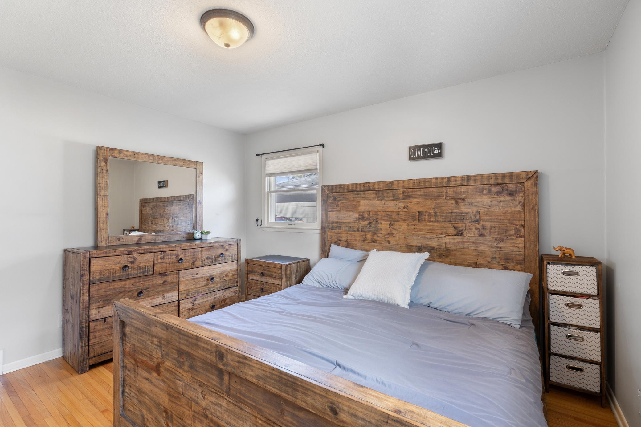 536 Ironton Street NE