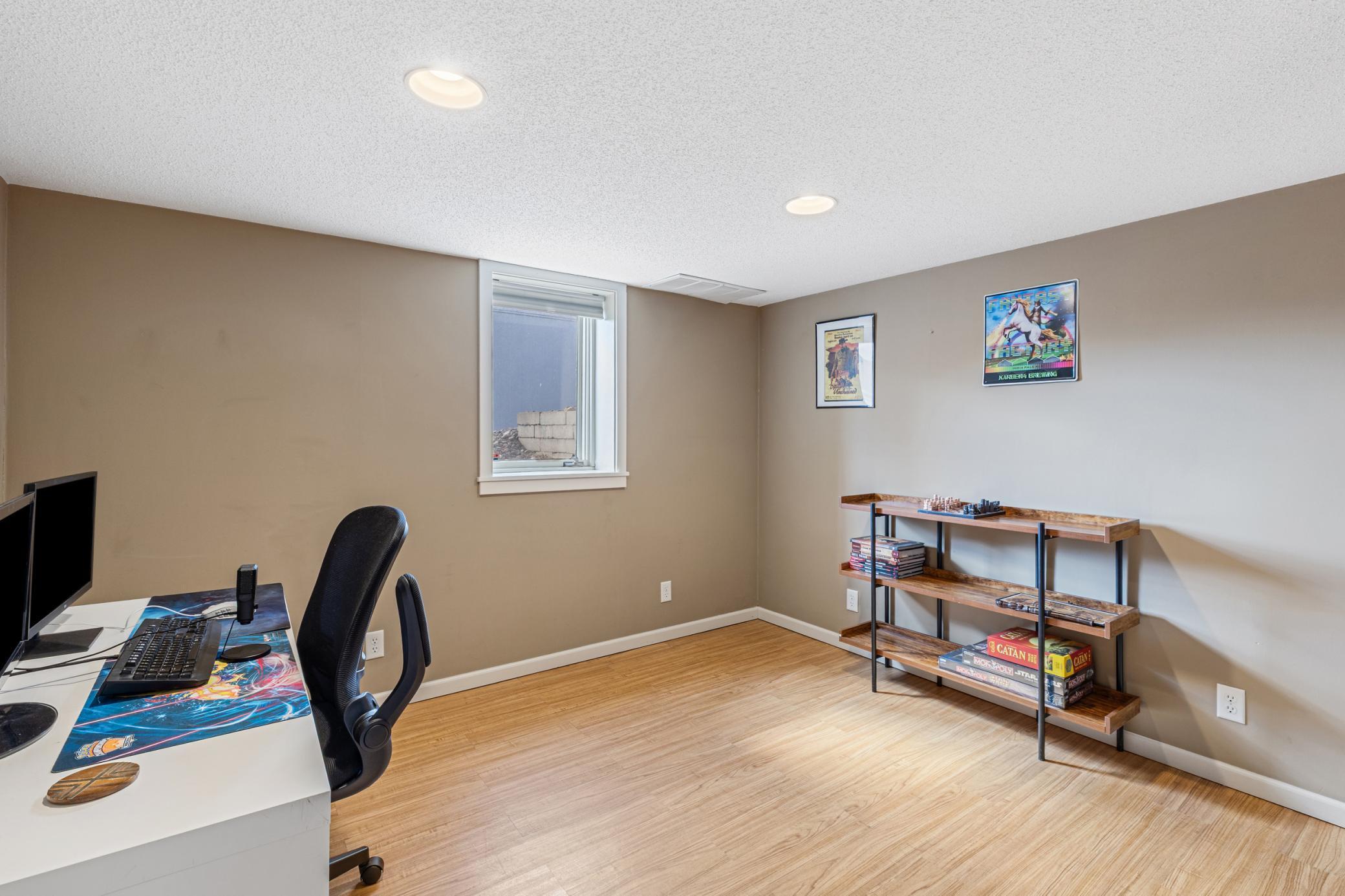 536 Ironton Street NE