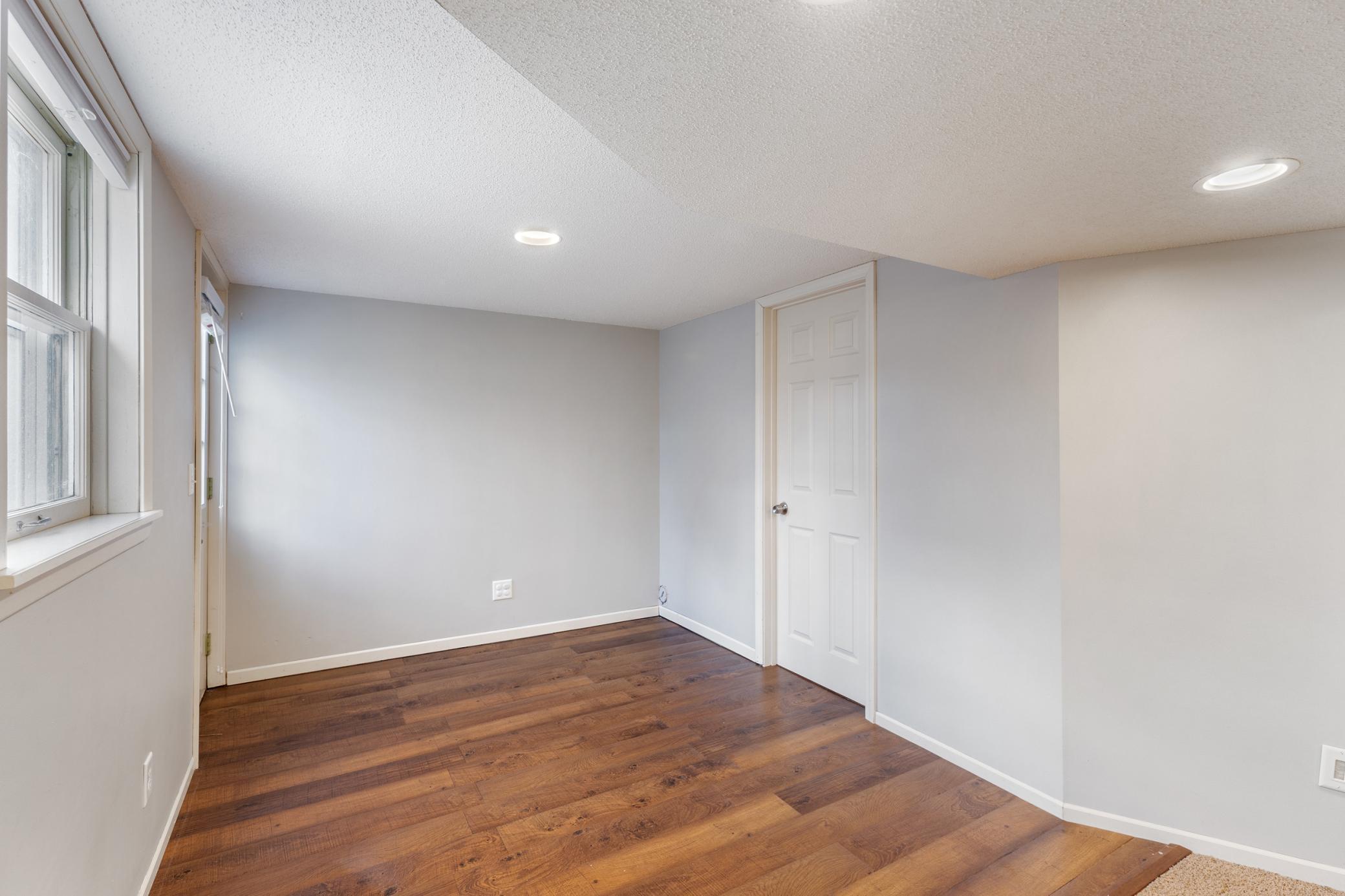 536 Ironton Street NE