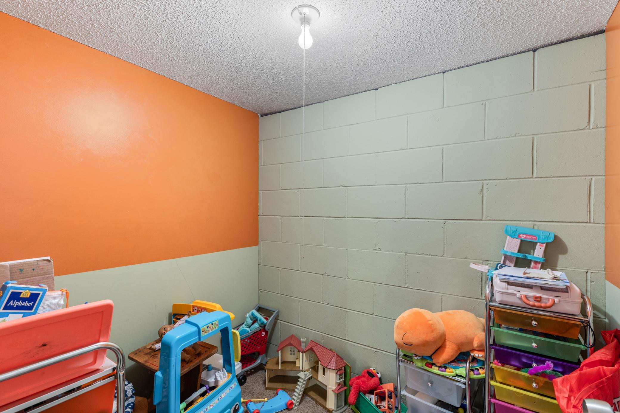 536 Ironton Street NE