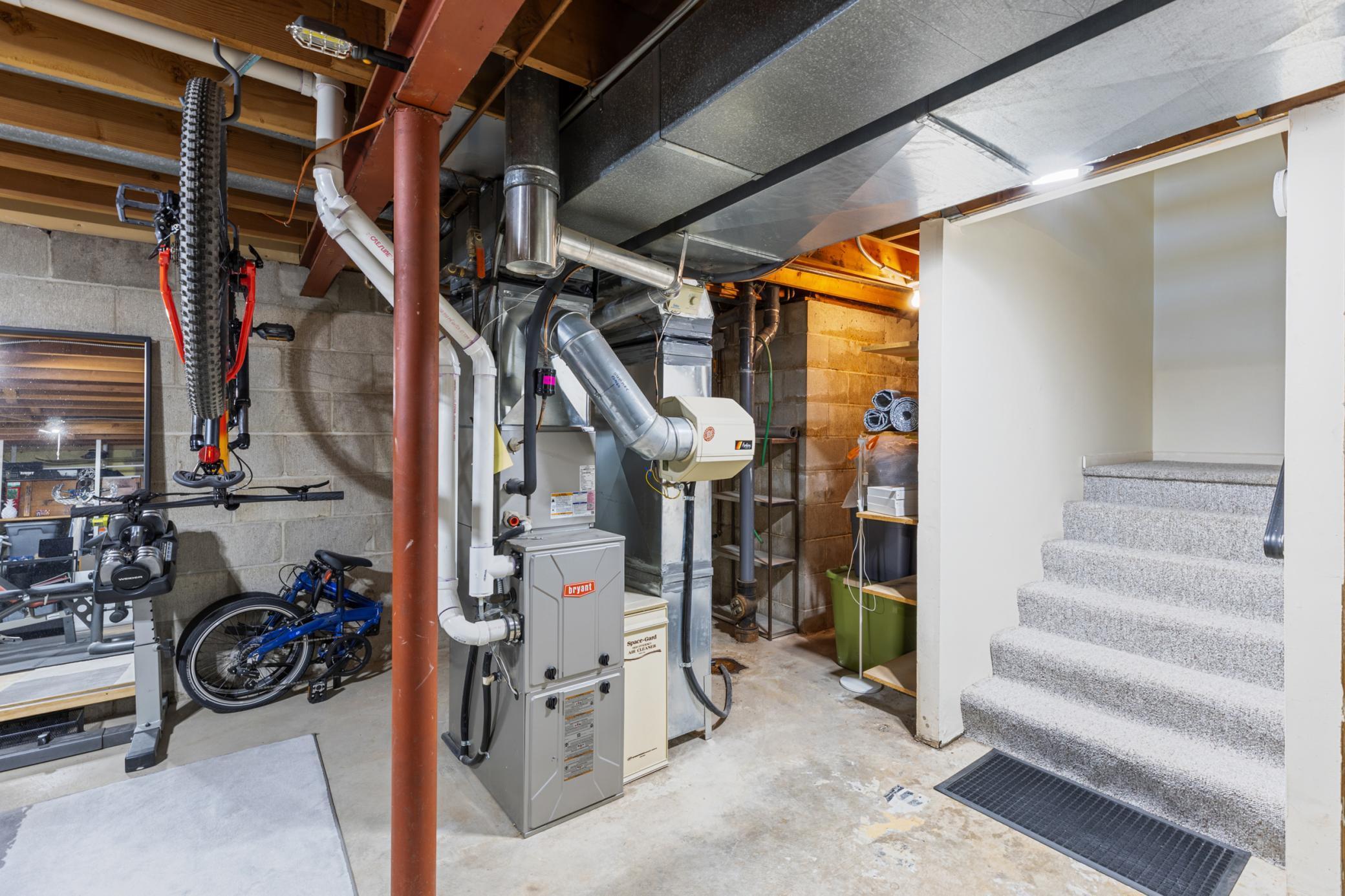 358 E 44th Street