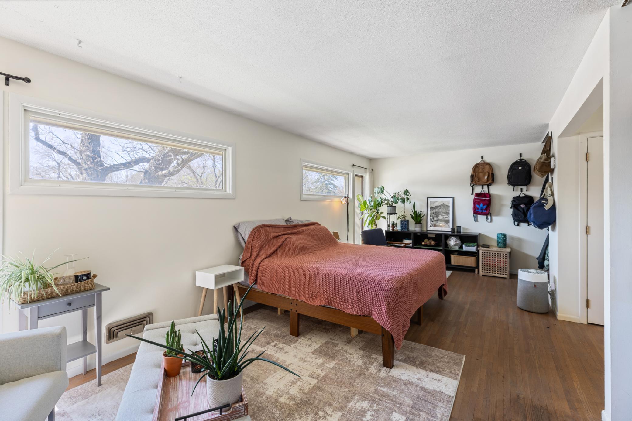 358 E 44th Street