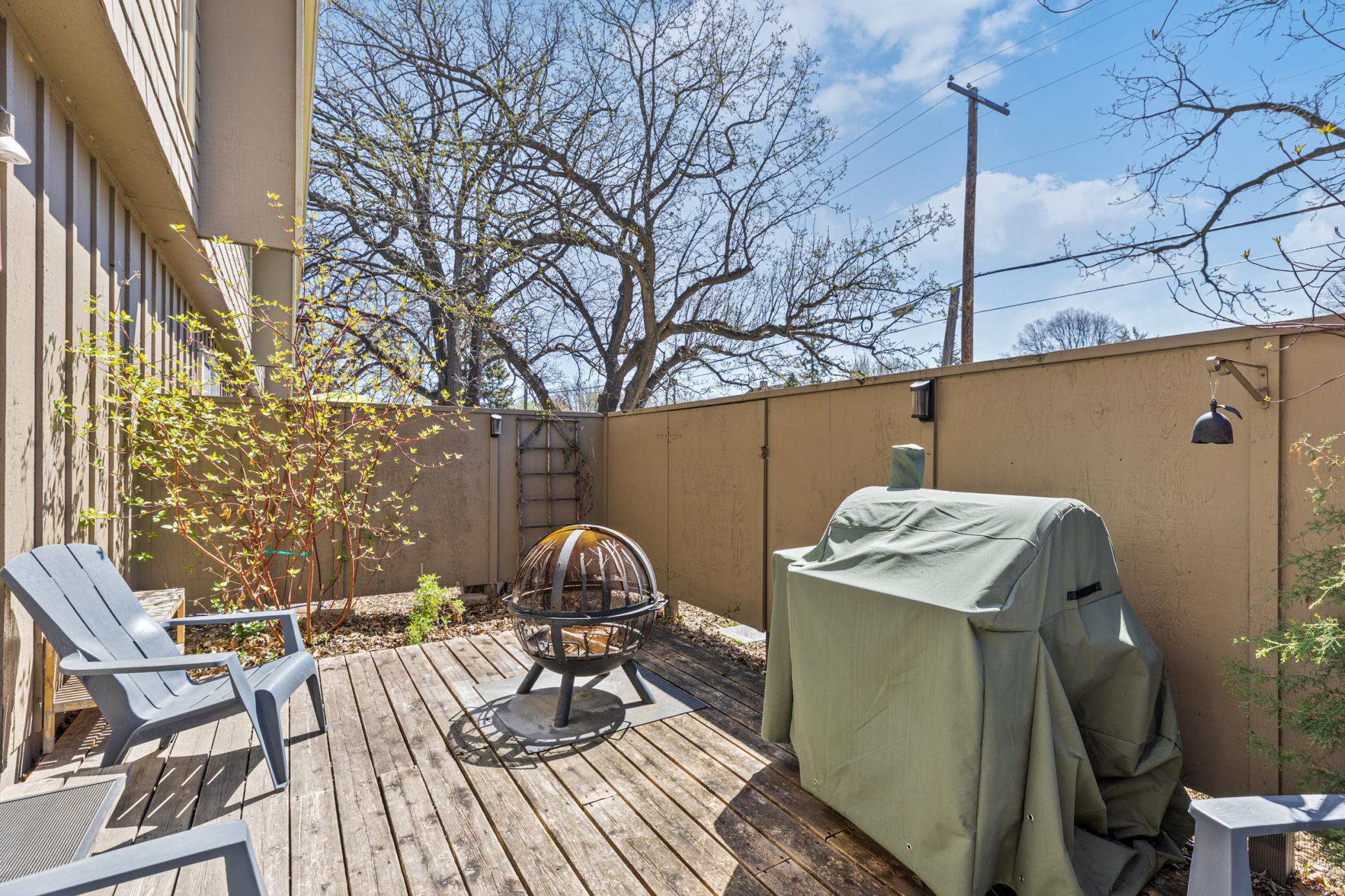 358 E 44th Street