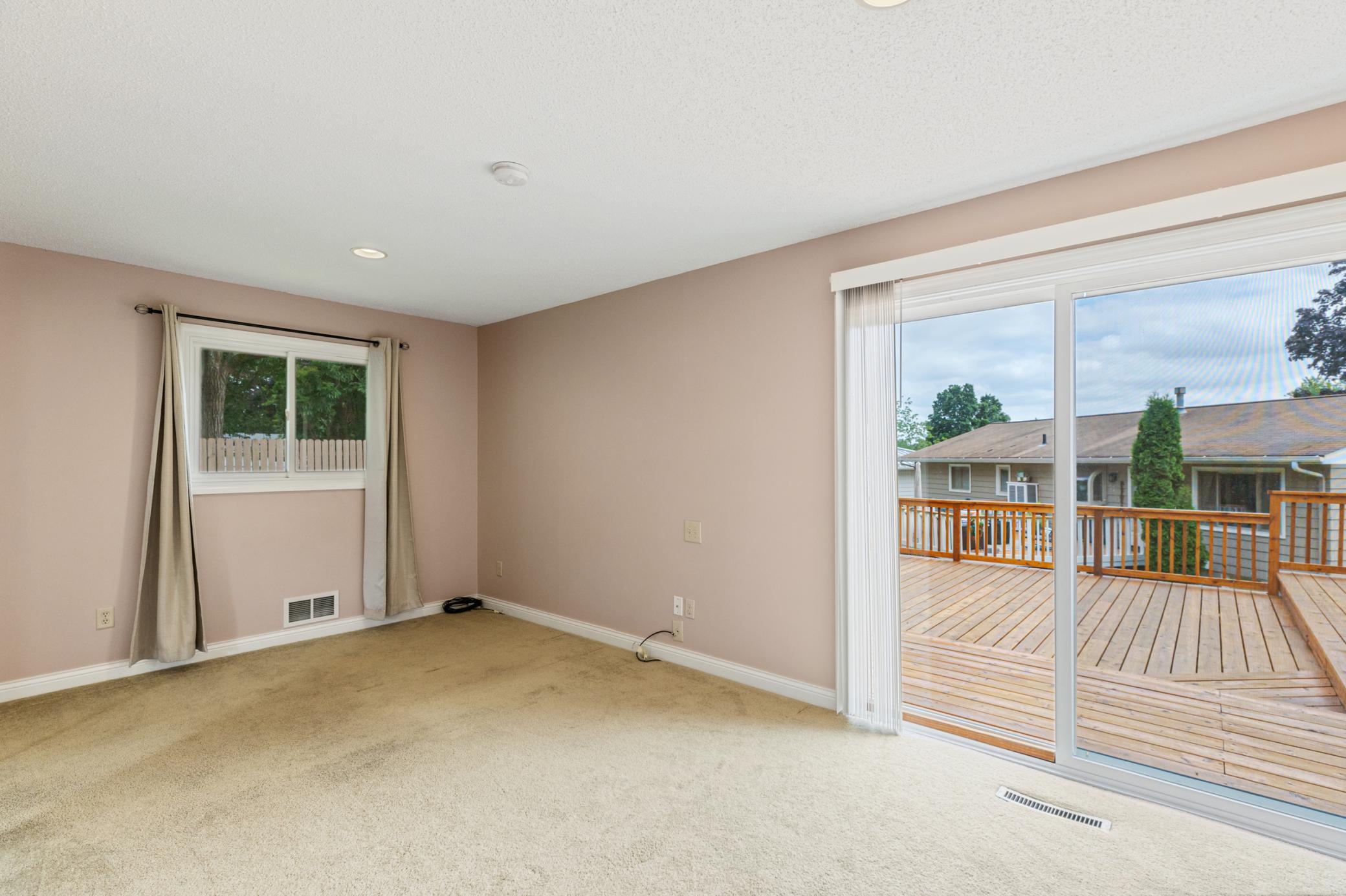 2735 Chisholm Avenue