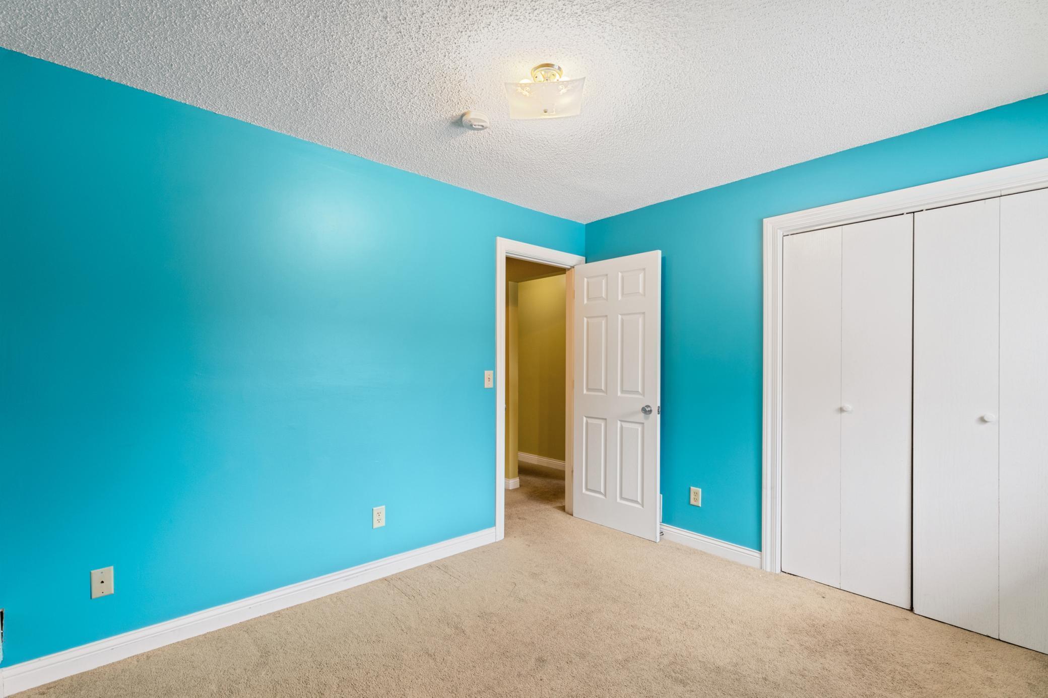 2735 Chisholm Avenue