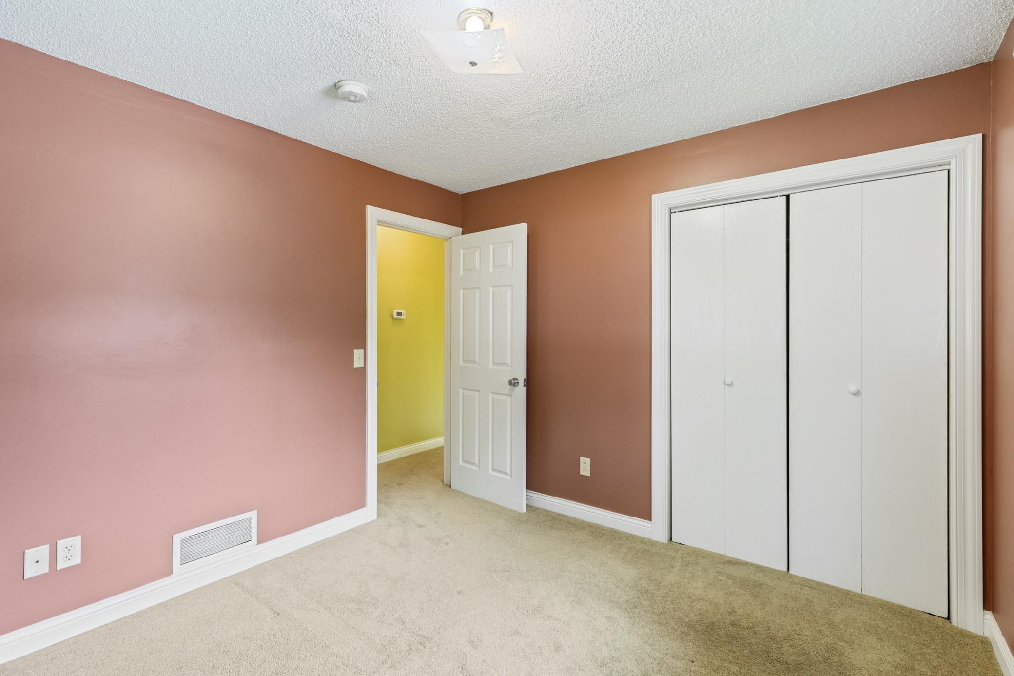 2735 Chisholm Avenue