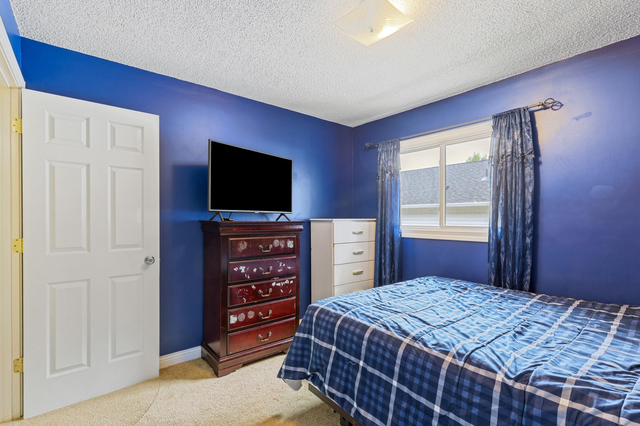 2735 Chisholm Avenue