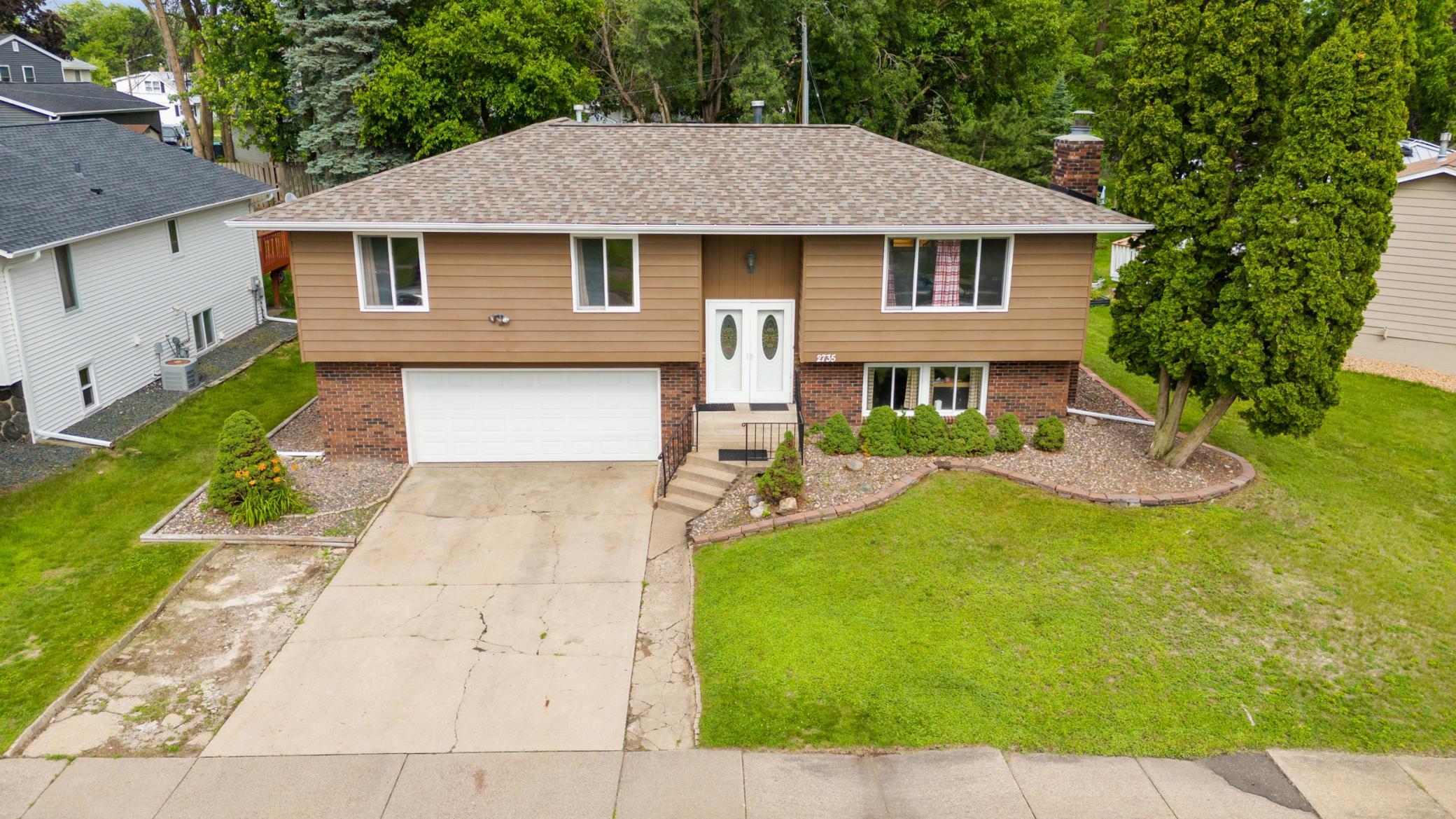 2735 Chisholm Avenue