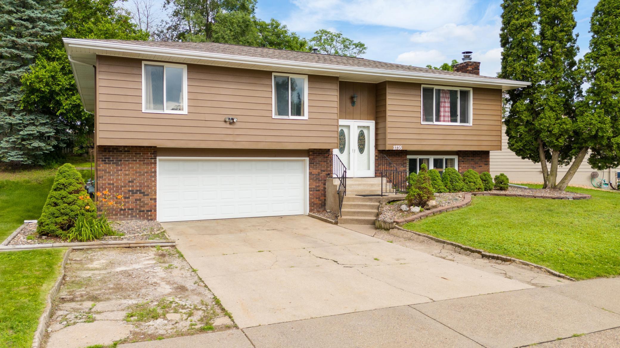 2735 Chisholm Avenue