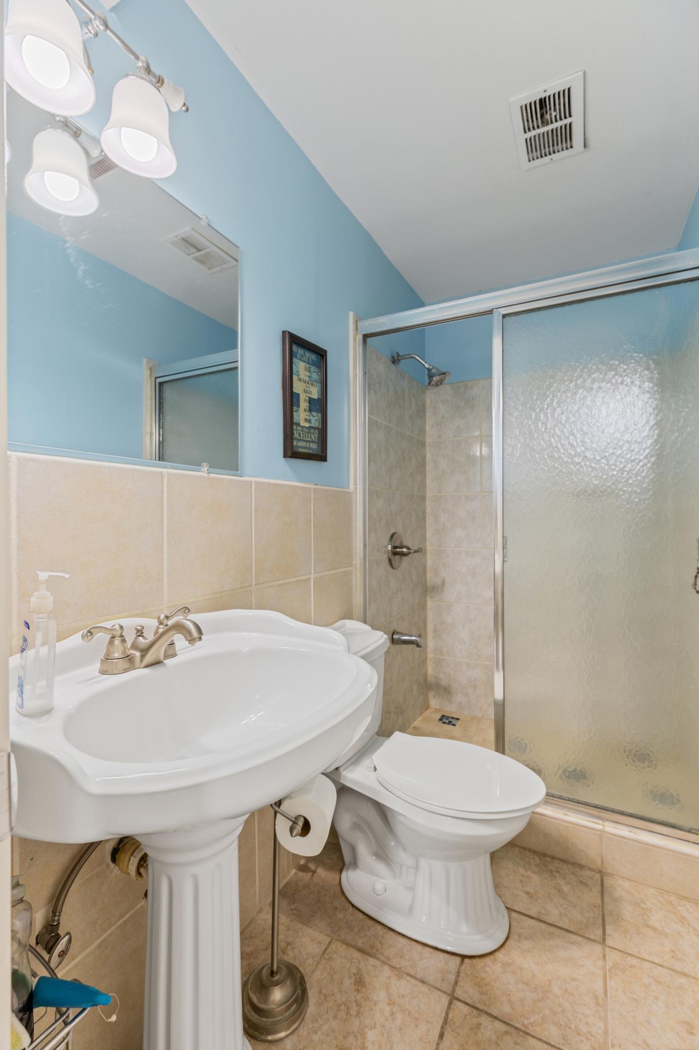 2735 Chisholm Avenue