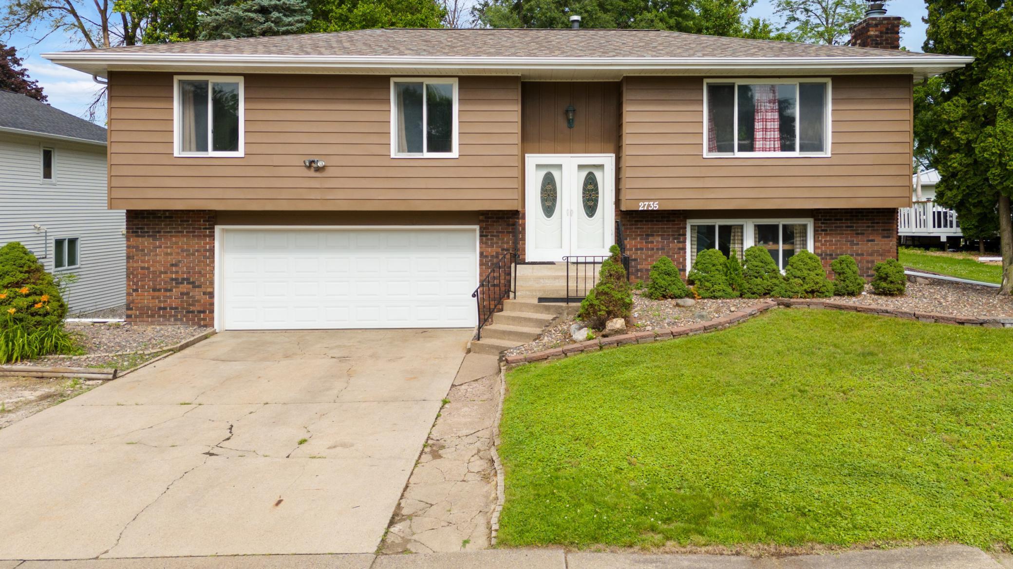 2735 Chisholm Avenue