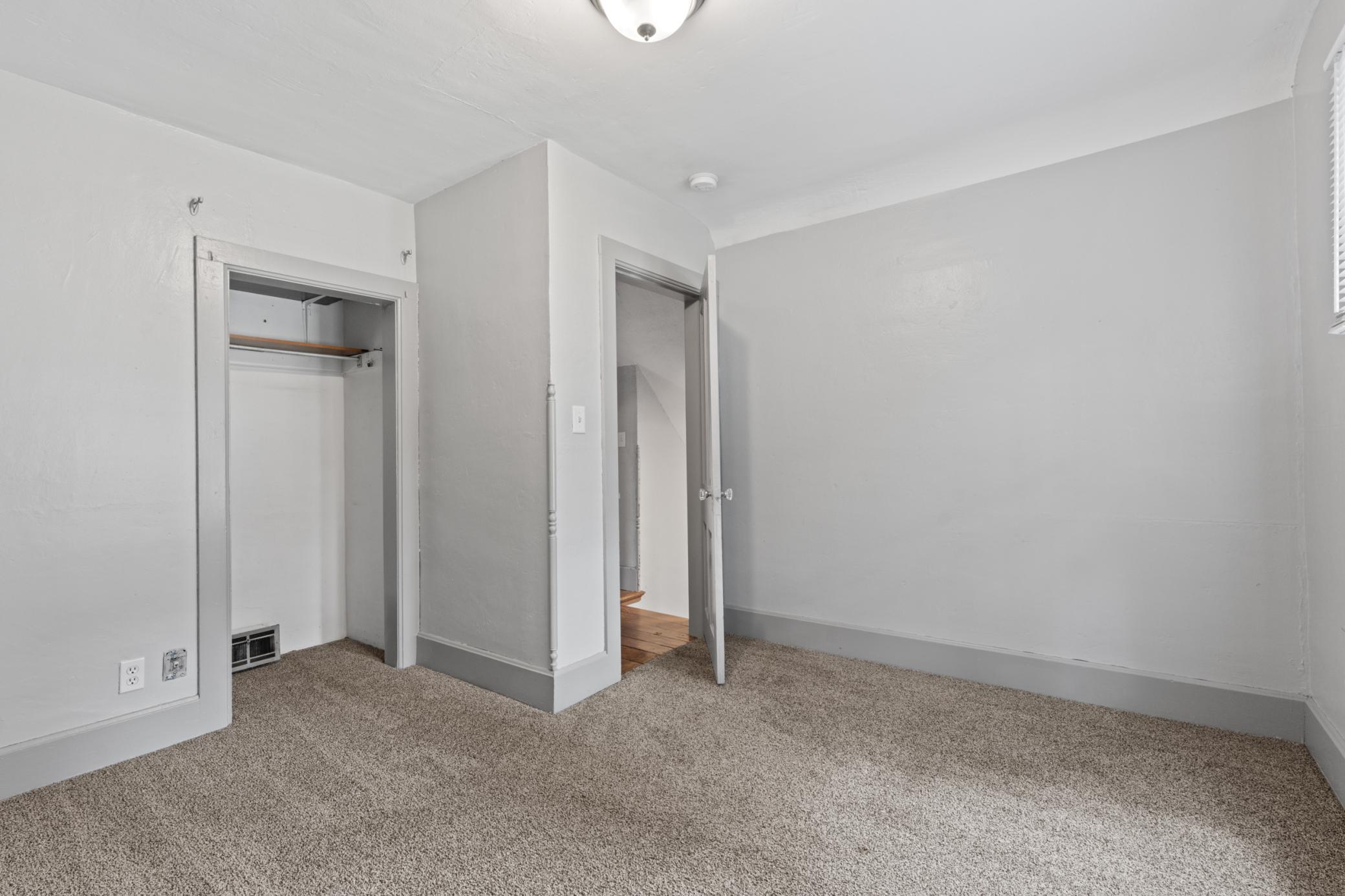 109 5th Street NE