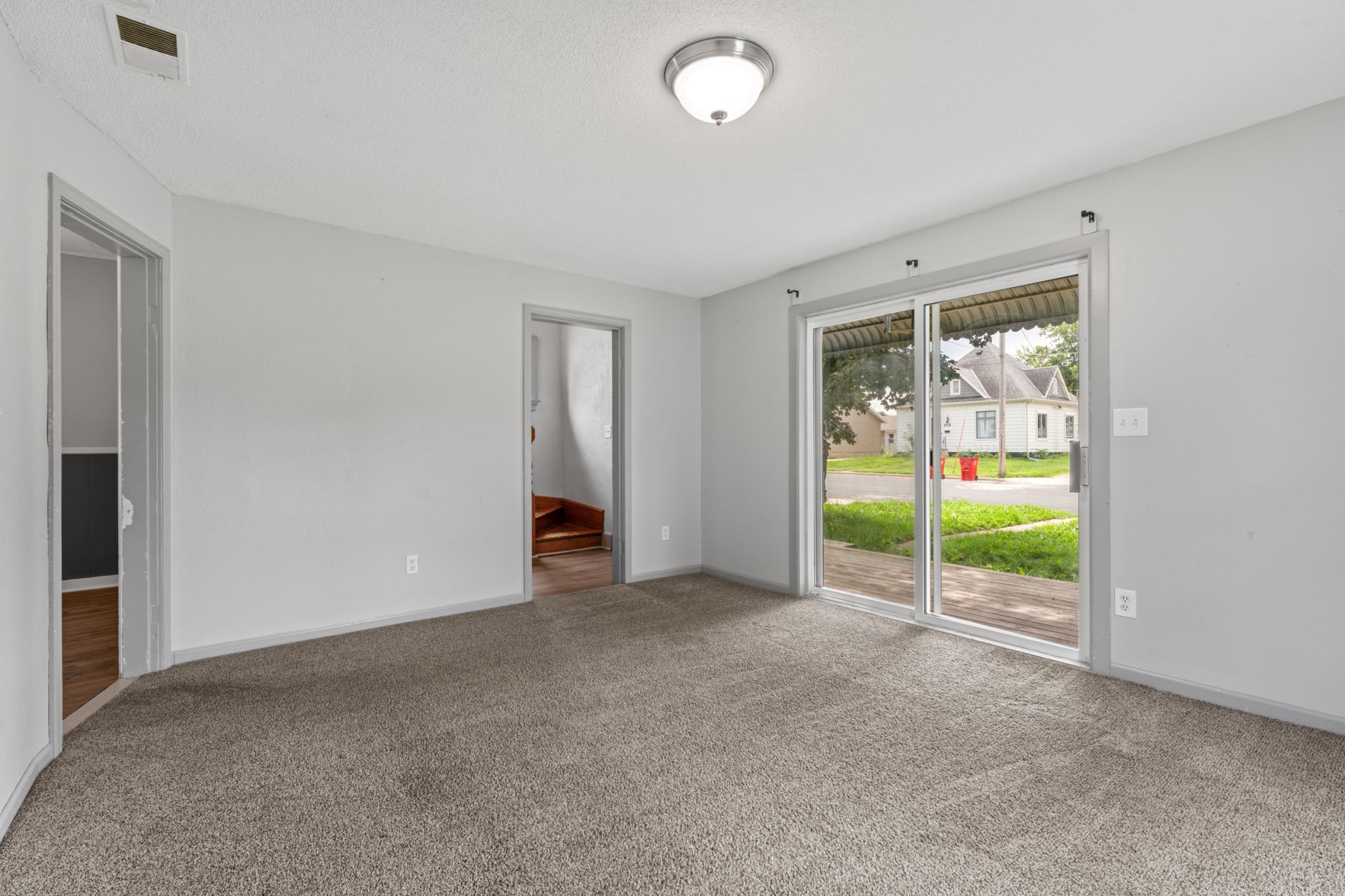 109 5th Street NE