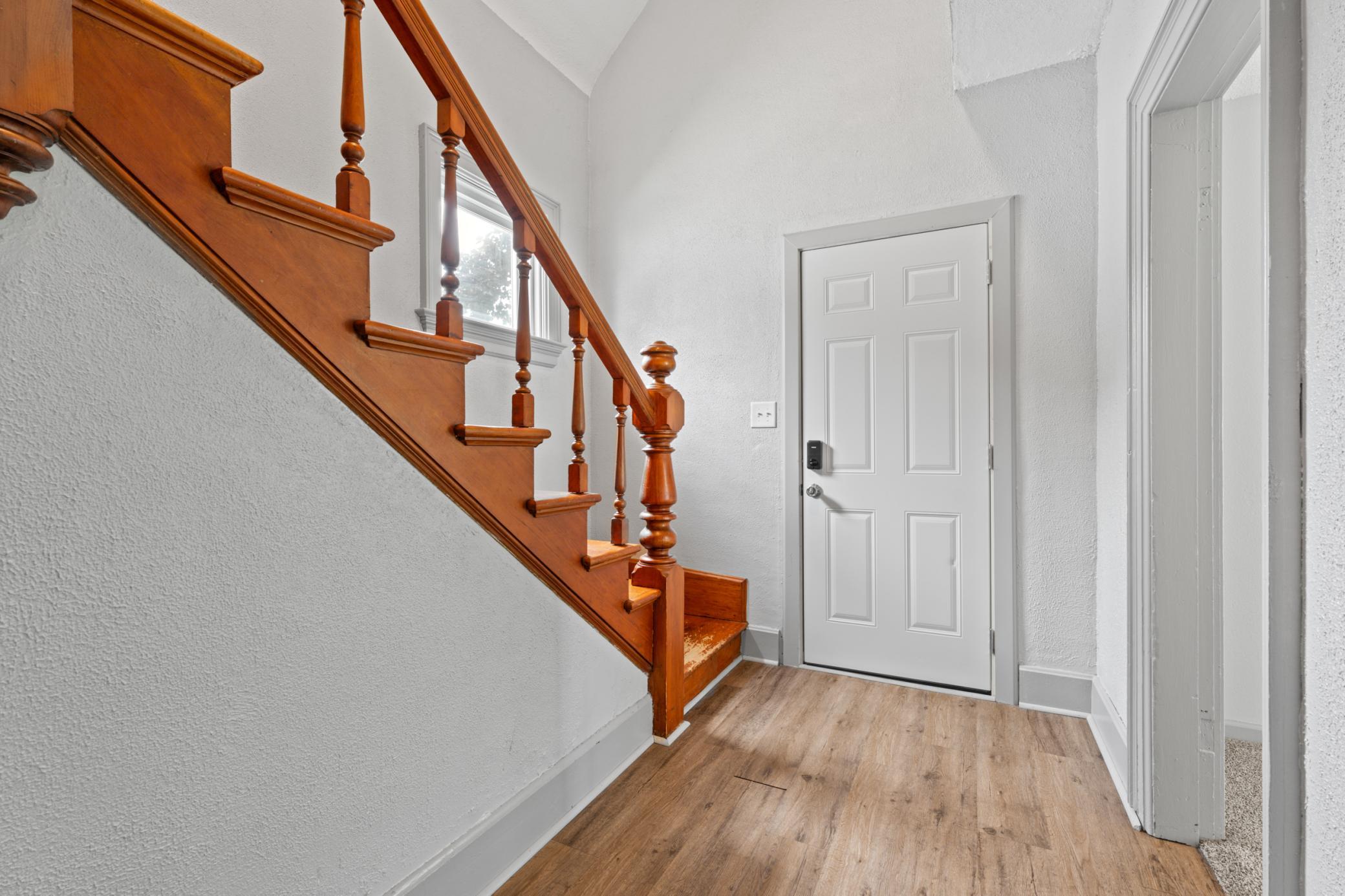 109 5th Street NE