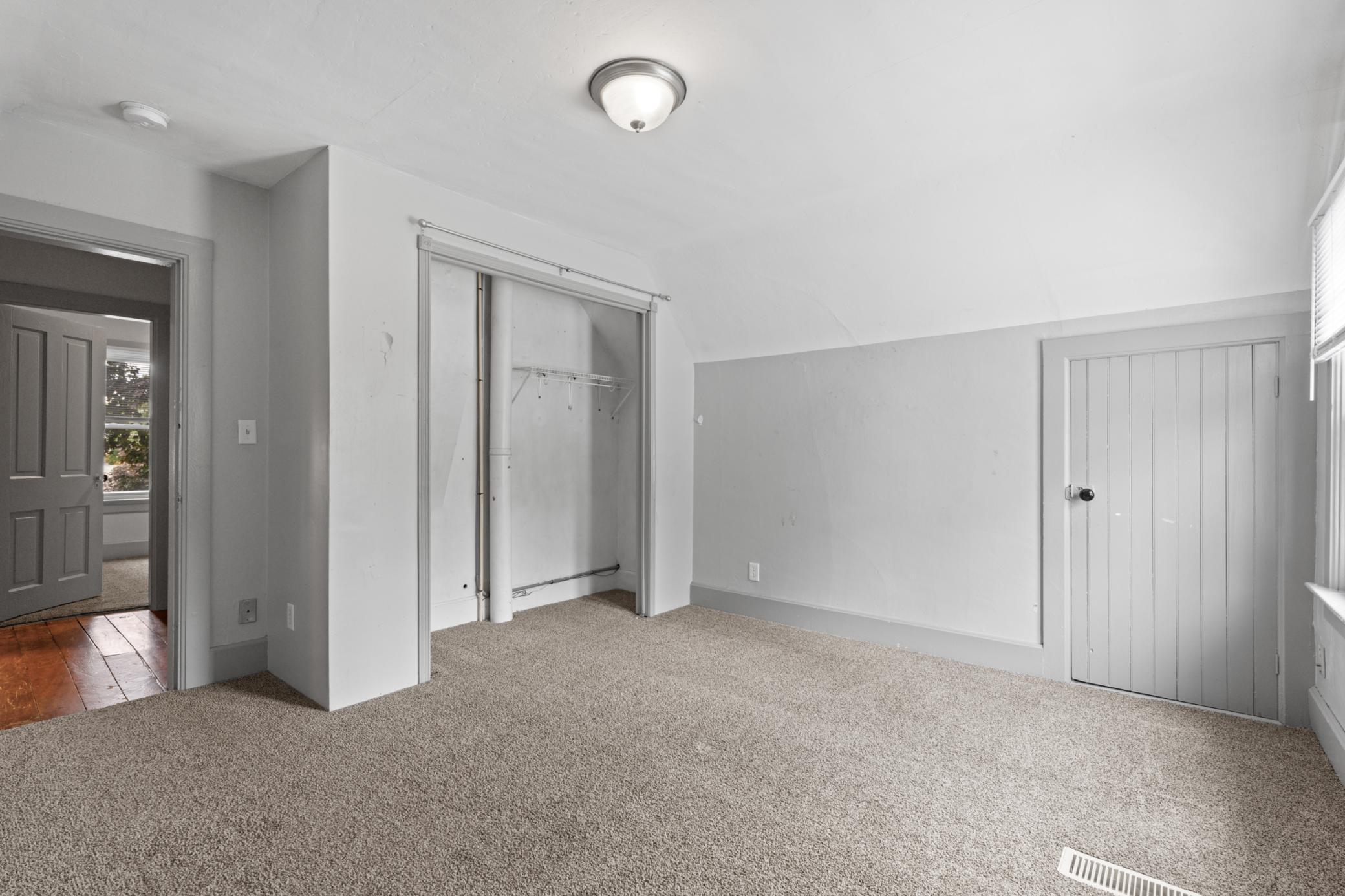 109 5th Street NE