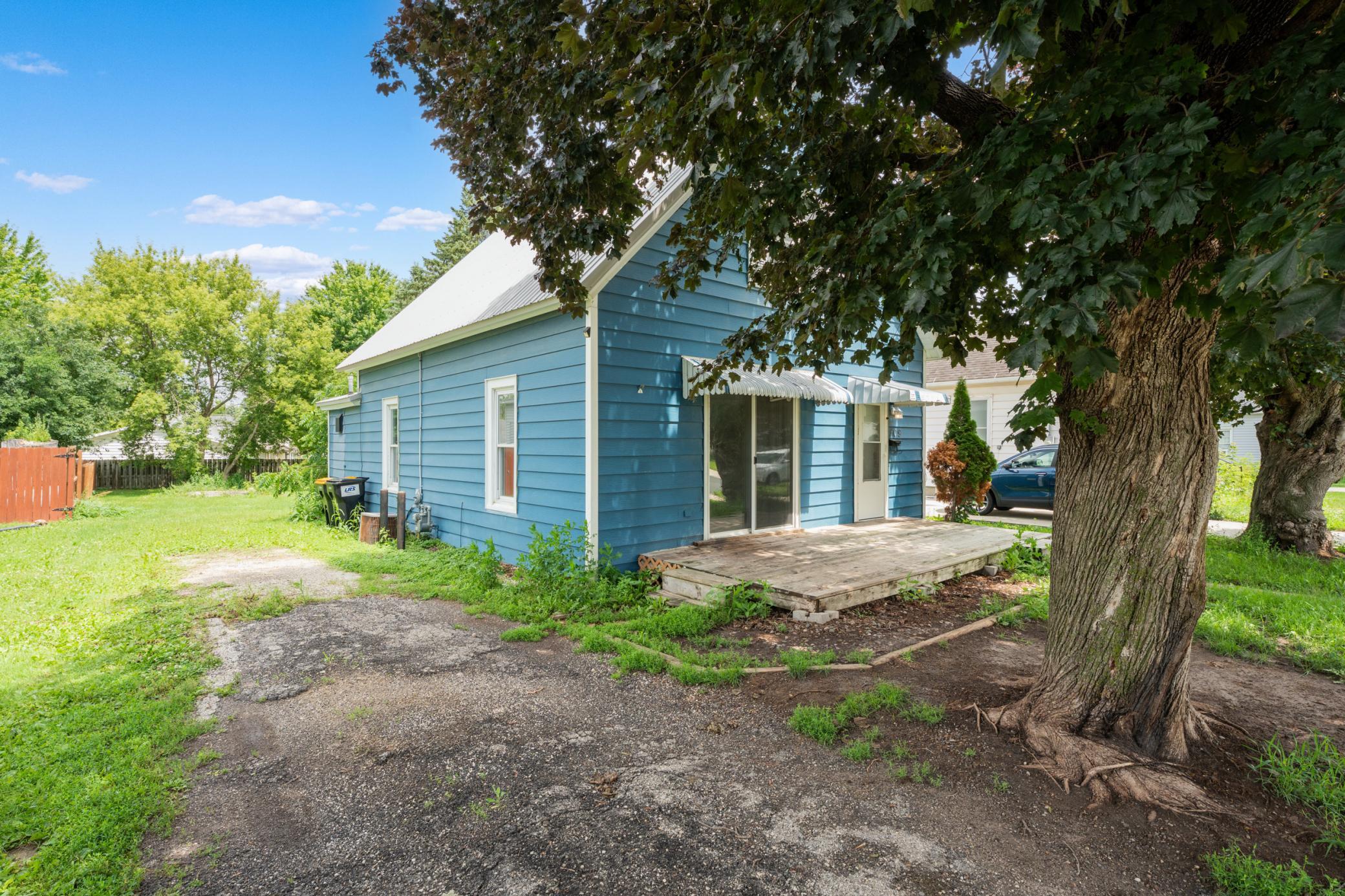 109 5th Street NE